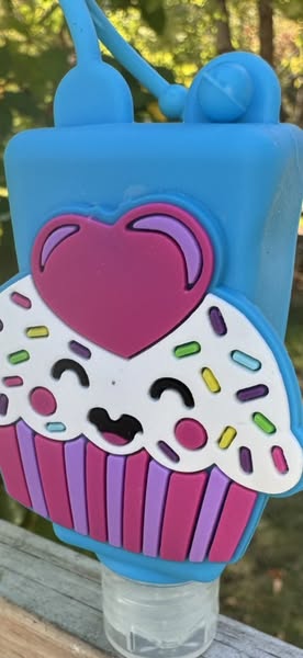 Rinse-Free Hand Wash. Bubblegum scented. Cupcakes, fruit, happy face, chicks.  Alcohol with Vitamin E. Aloe Vera.FREE SHIPPING