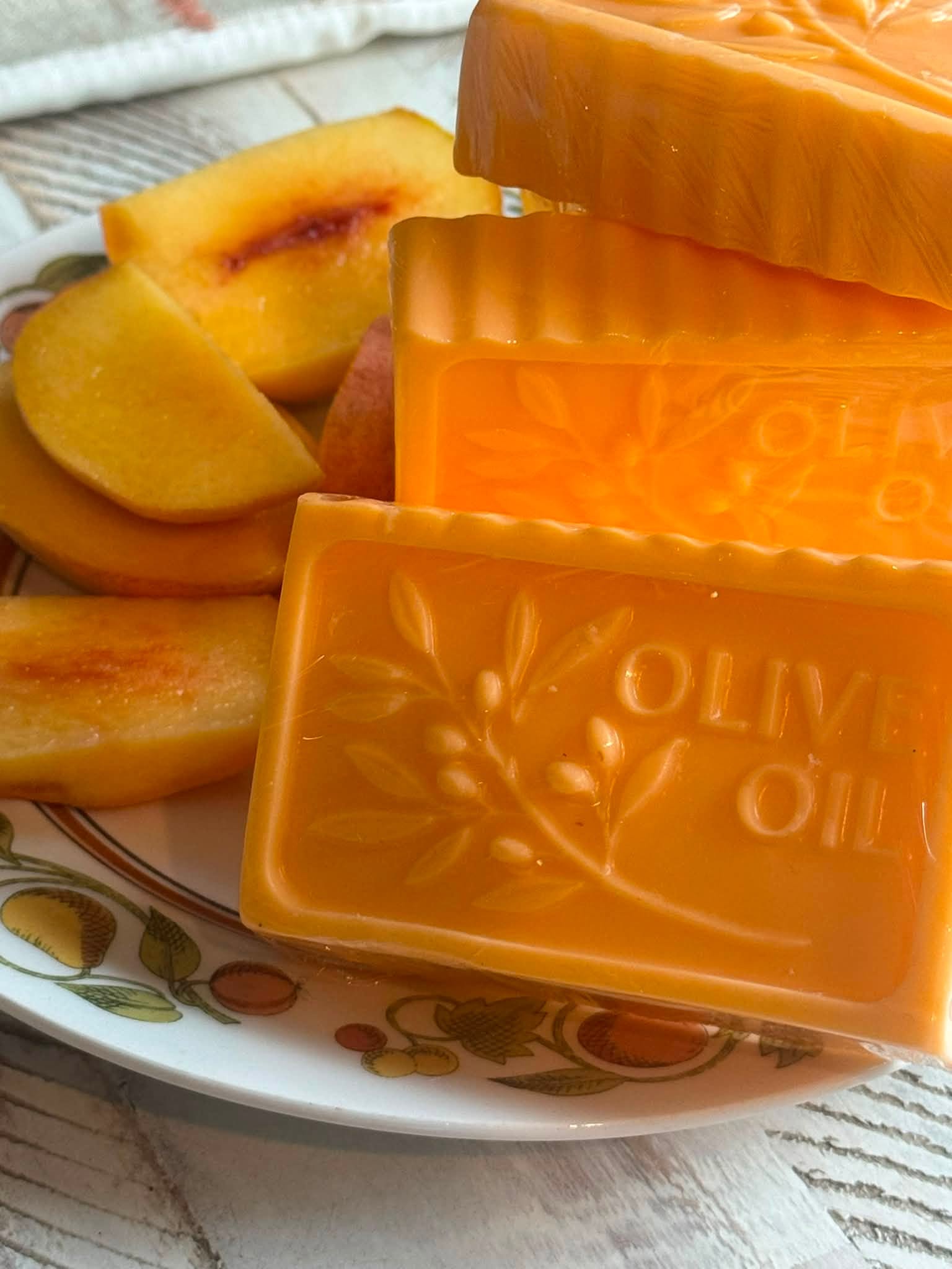 SOUTHERN PEACH Shea Butter with Olive Oil and Glycerin.  The scent of an orchard of peaches.