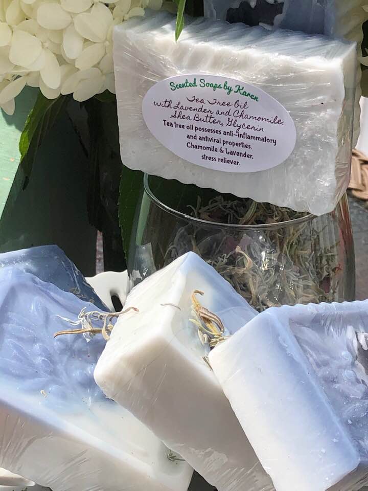 Lavender. Chamomile. Tea Tree Oil.  Full of vitamins A, E and B5. Helps as a natural preservative, hydrating vitamins, as well as encouraging healthy skin cell production.