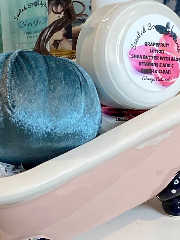 Grapefruit Lotion with Shea Butter and Aloe Vera. Rose Hip and Vitamins A and E.